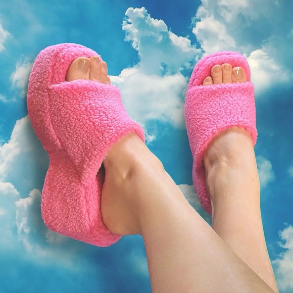 Cuccoo Shoes - Cuccoo • Barbie Pink Open Toe Fluffy Platform Mule Slides